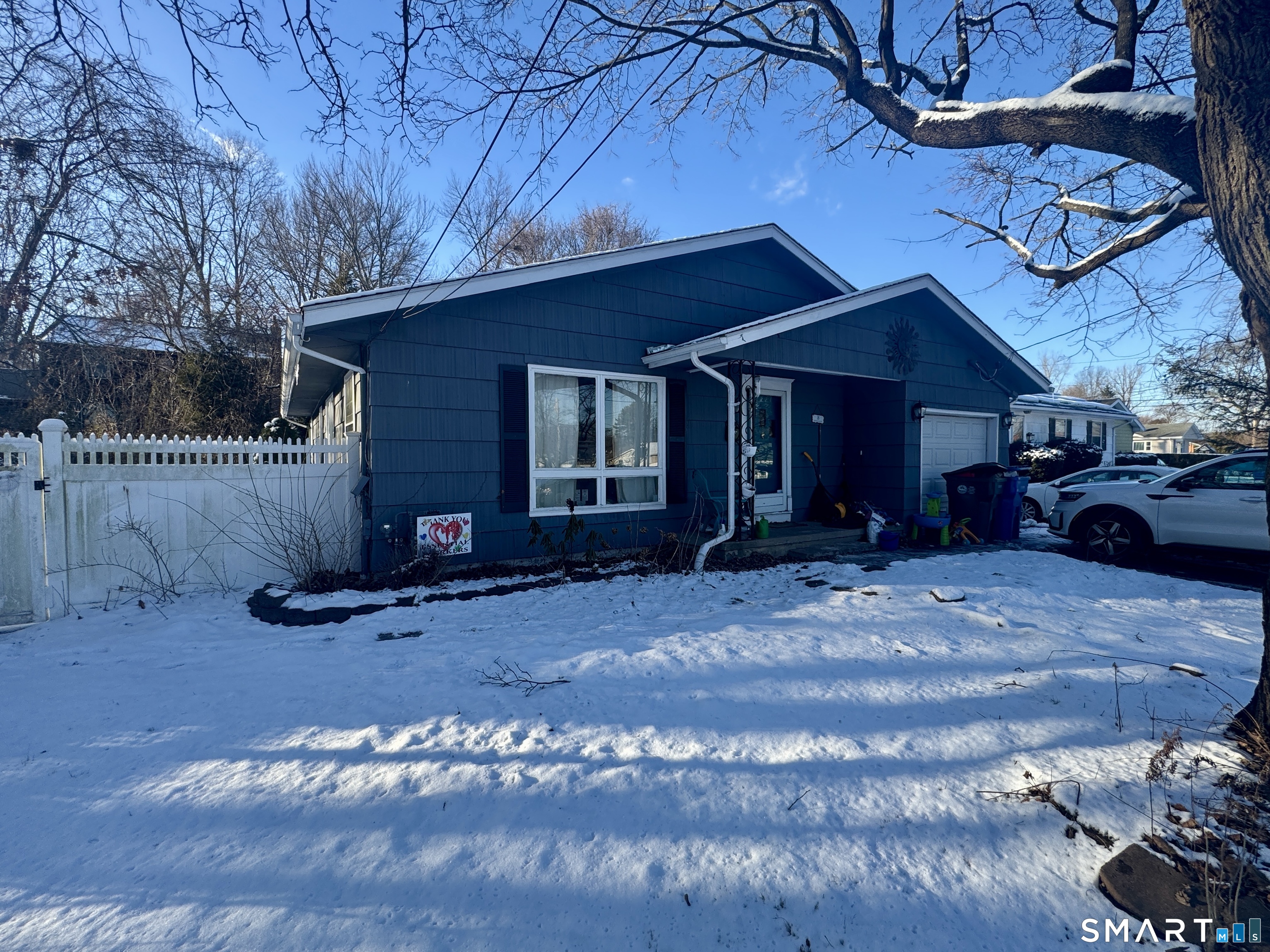 8 Meadow Road Hamden, CT 06514 - Photo 2 of 24