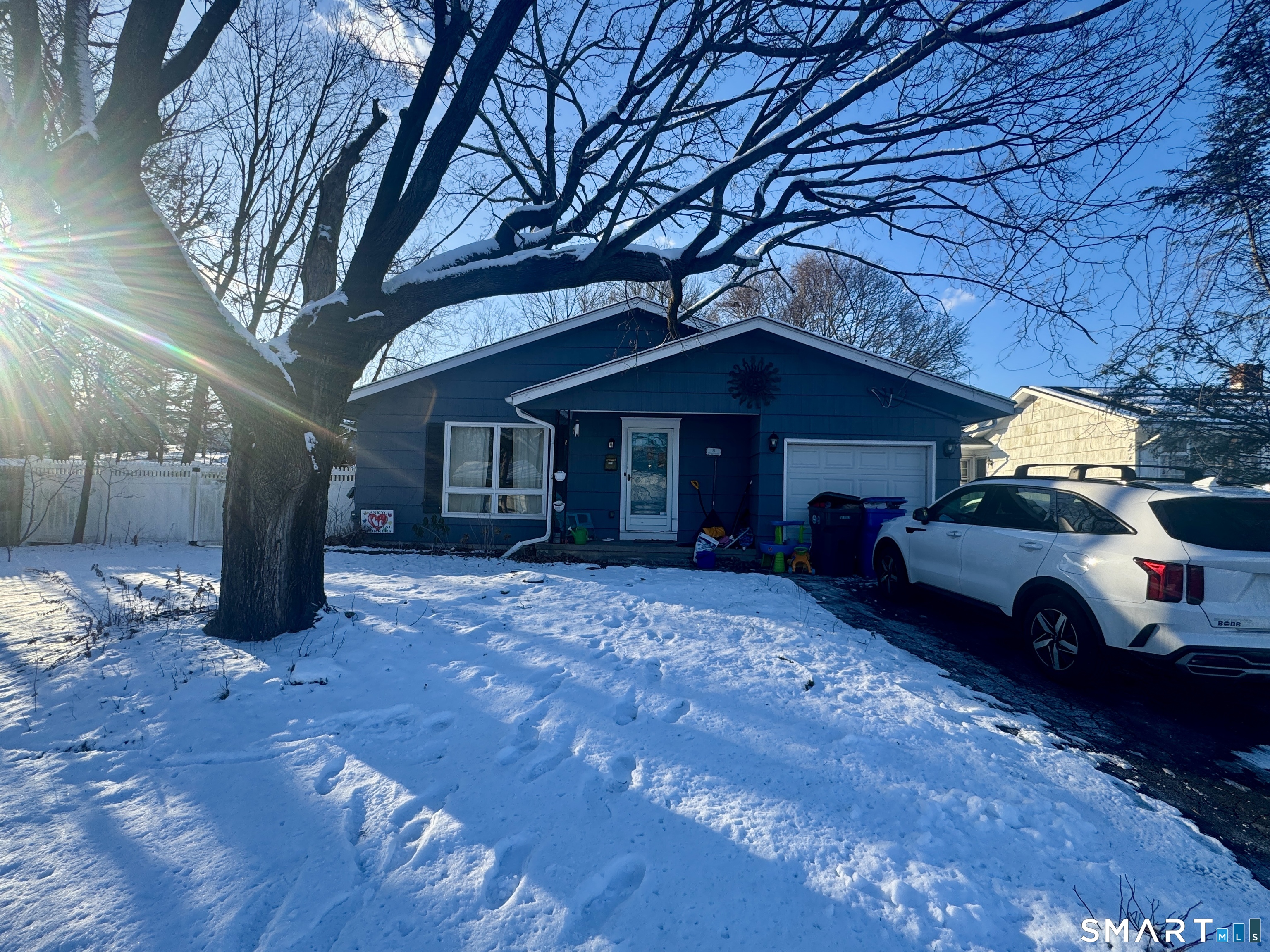 8 Meadow Road Hamden, CT 06514 - Photo 3 of 24