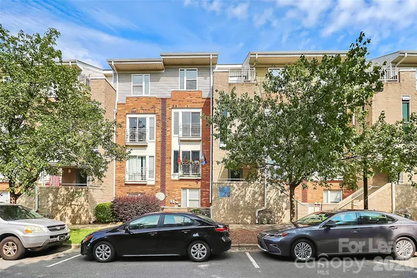$2,300 | 525 Donatello Avenue, Charlotte, NC 28205