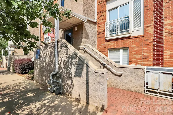 $2,300 | 525 Donatello Avenue, Charlotte, NC 28205