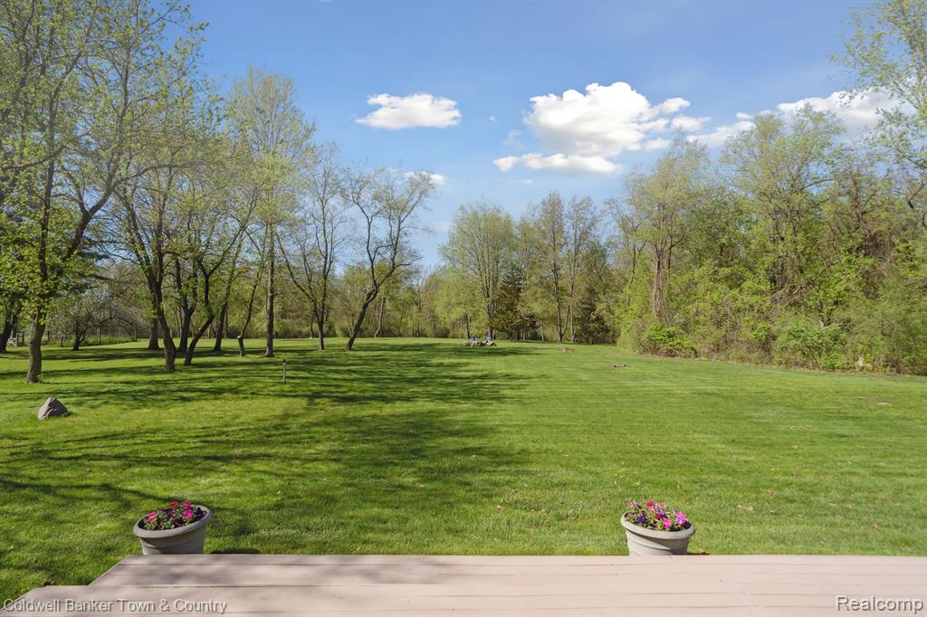 63870 Eight Mile Road South Lyon, MI 48178 - Photo 31 of 36