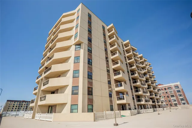 $2,300 | 360 Shore Road, Unit 2H, Long Beach, NY 11561