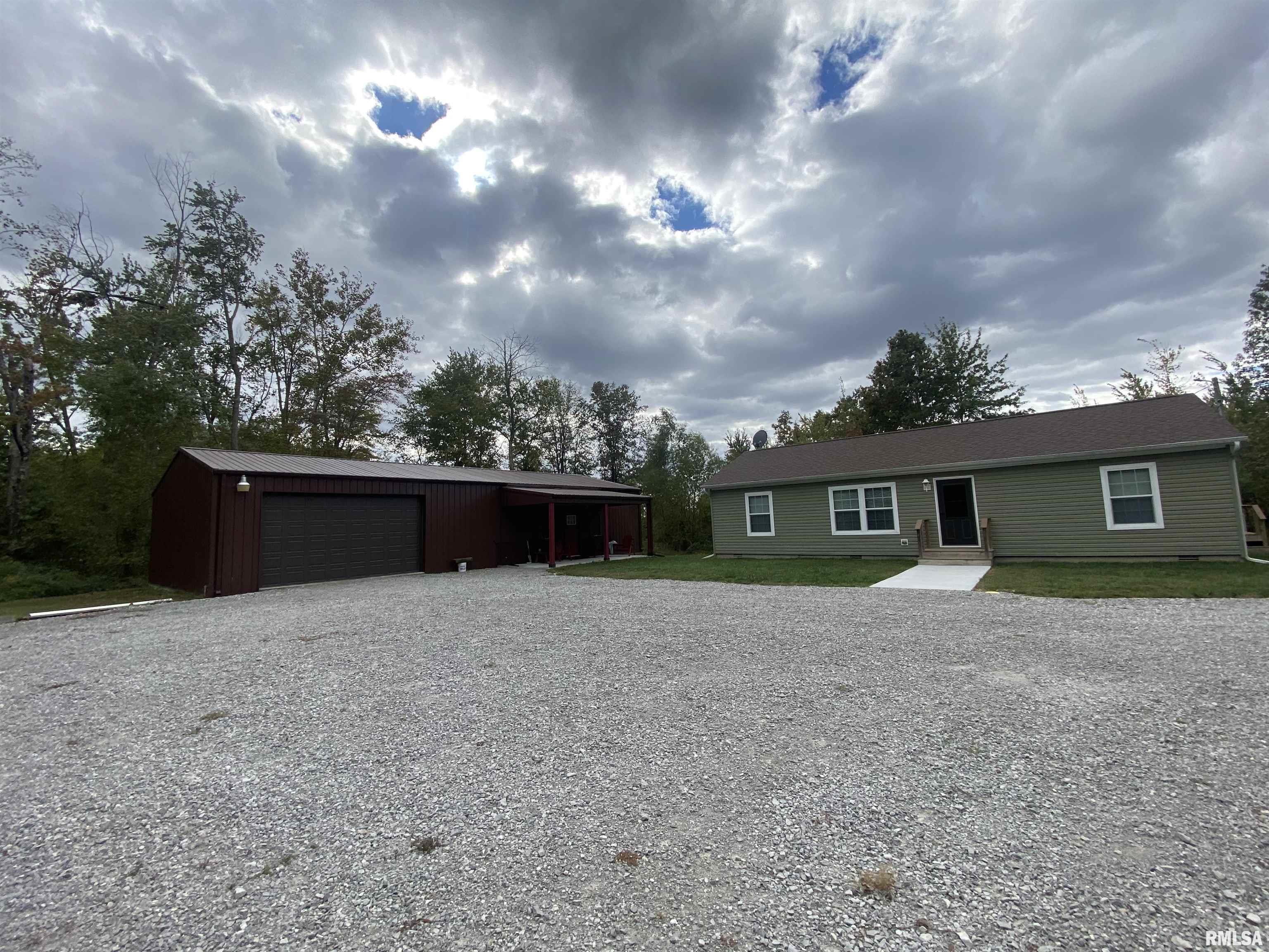 9230 Herrin Road Johnston City, IL 62951 - Photo 4 of 29 Gallery Image 4