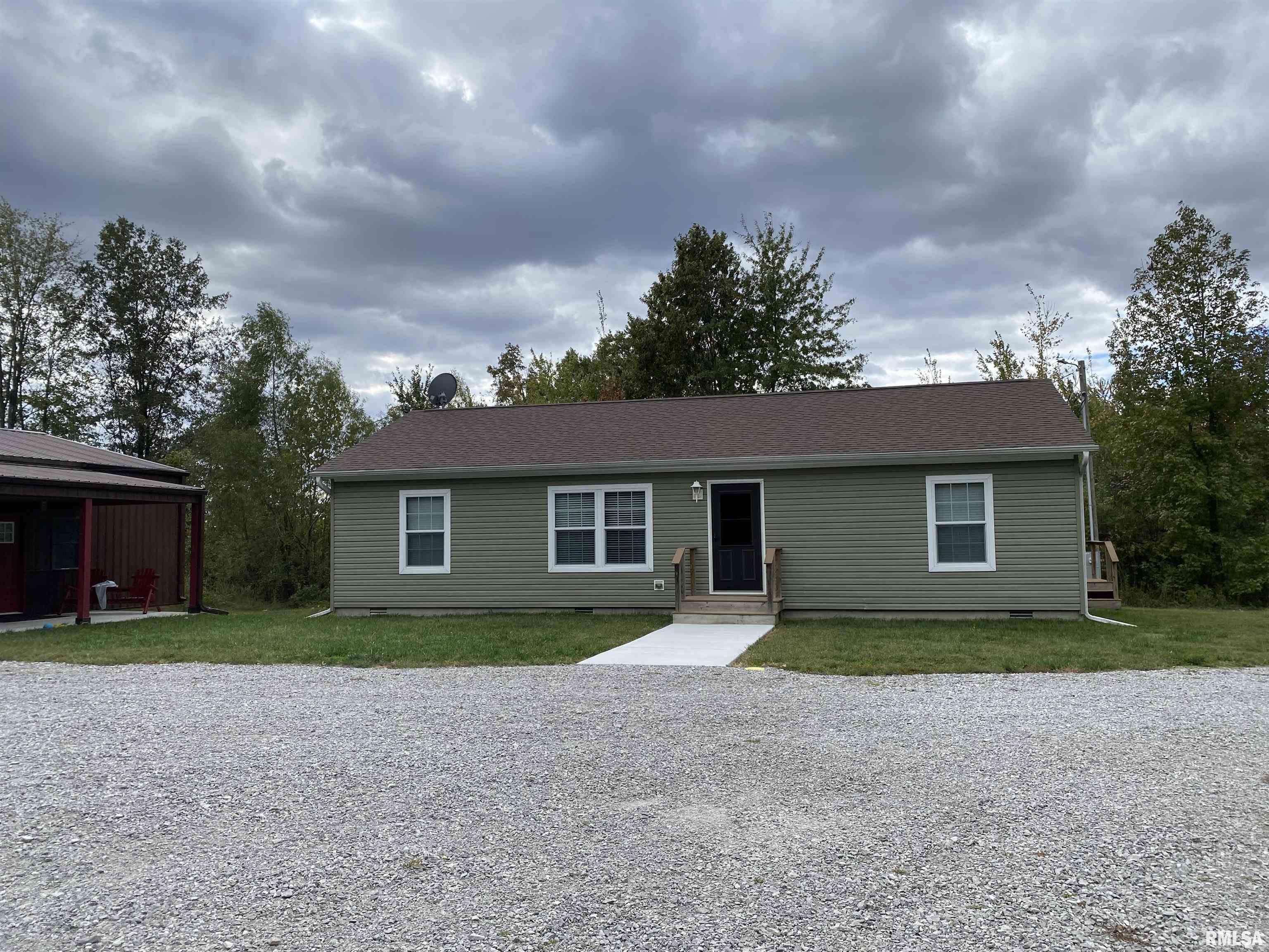 9230 Herrin Road Johnston City, IL 62951 - Photo 5 of 29 Gallery Image 5