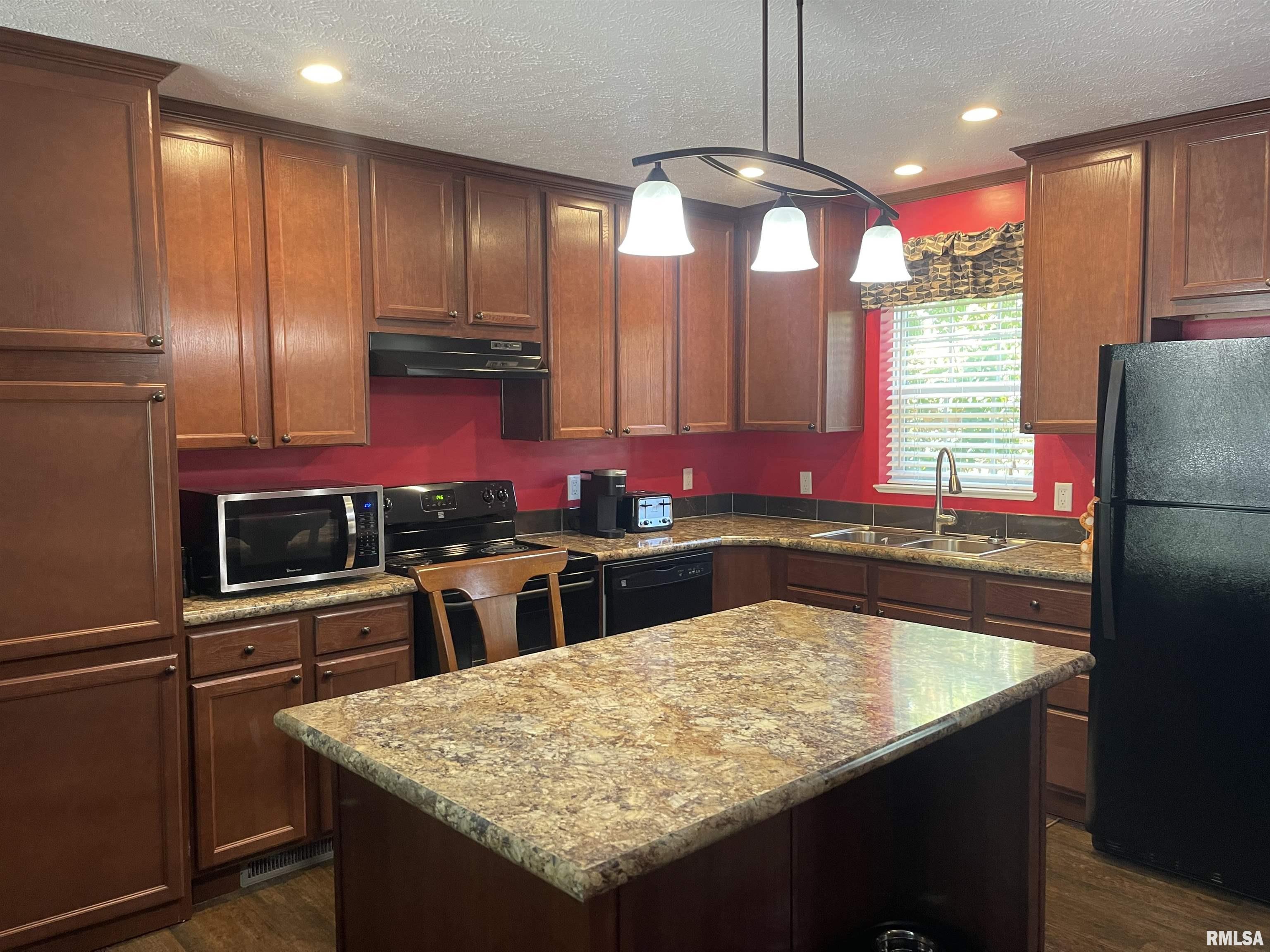 9230 Herrin Road Johnston City, IL 62951 - Photo 10 of 29 Gallery Image 10
