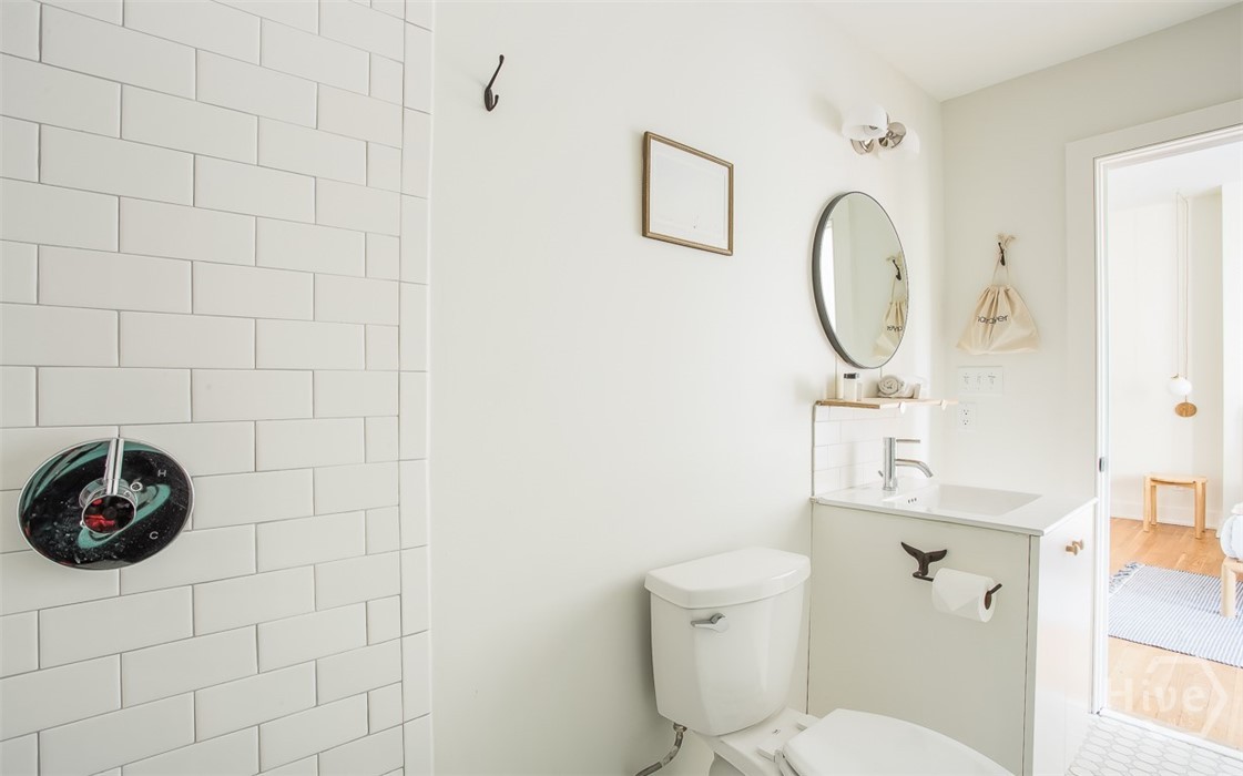 1 East Gordon Street, Unit 4 Savannah, GA 31401 - Photo 17 of 34