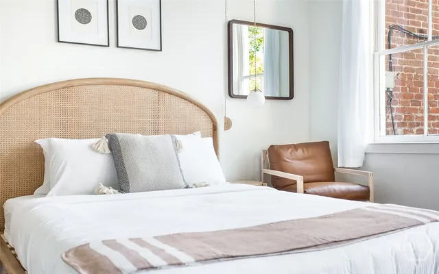 $435,000 | 1 East Gordon Street, Unit 4, Savannah, GA 31401