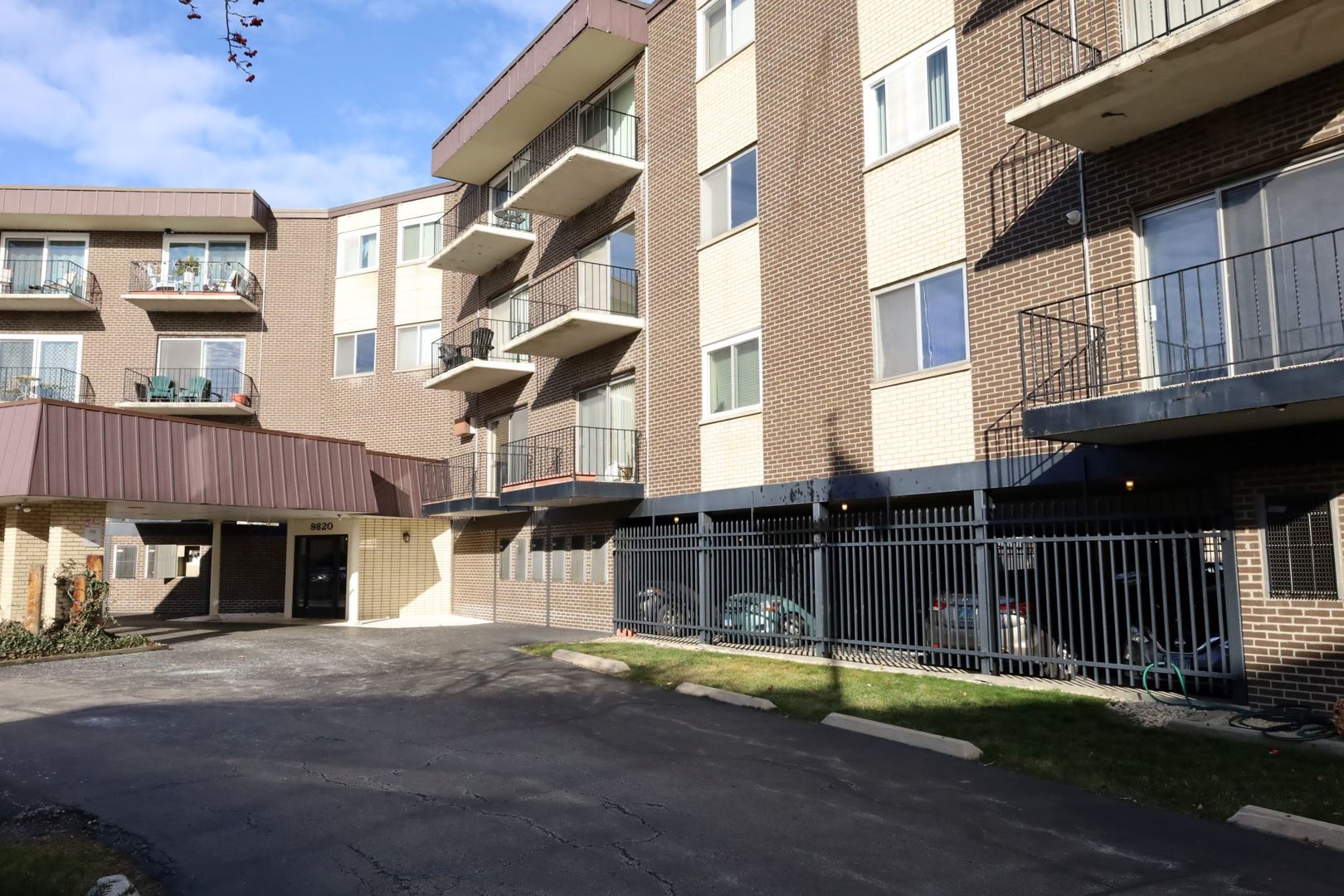 9820 South Pulaski Road, Unit 223 Oak Lawn, IL 60453 - Photo 1 of 25 Gallery Image 1