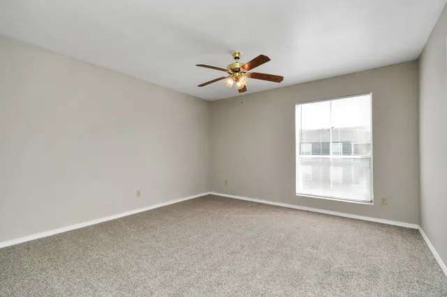 $662 | 7700 West Airport Boulevard, Unit 902, Houston, TX 77071