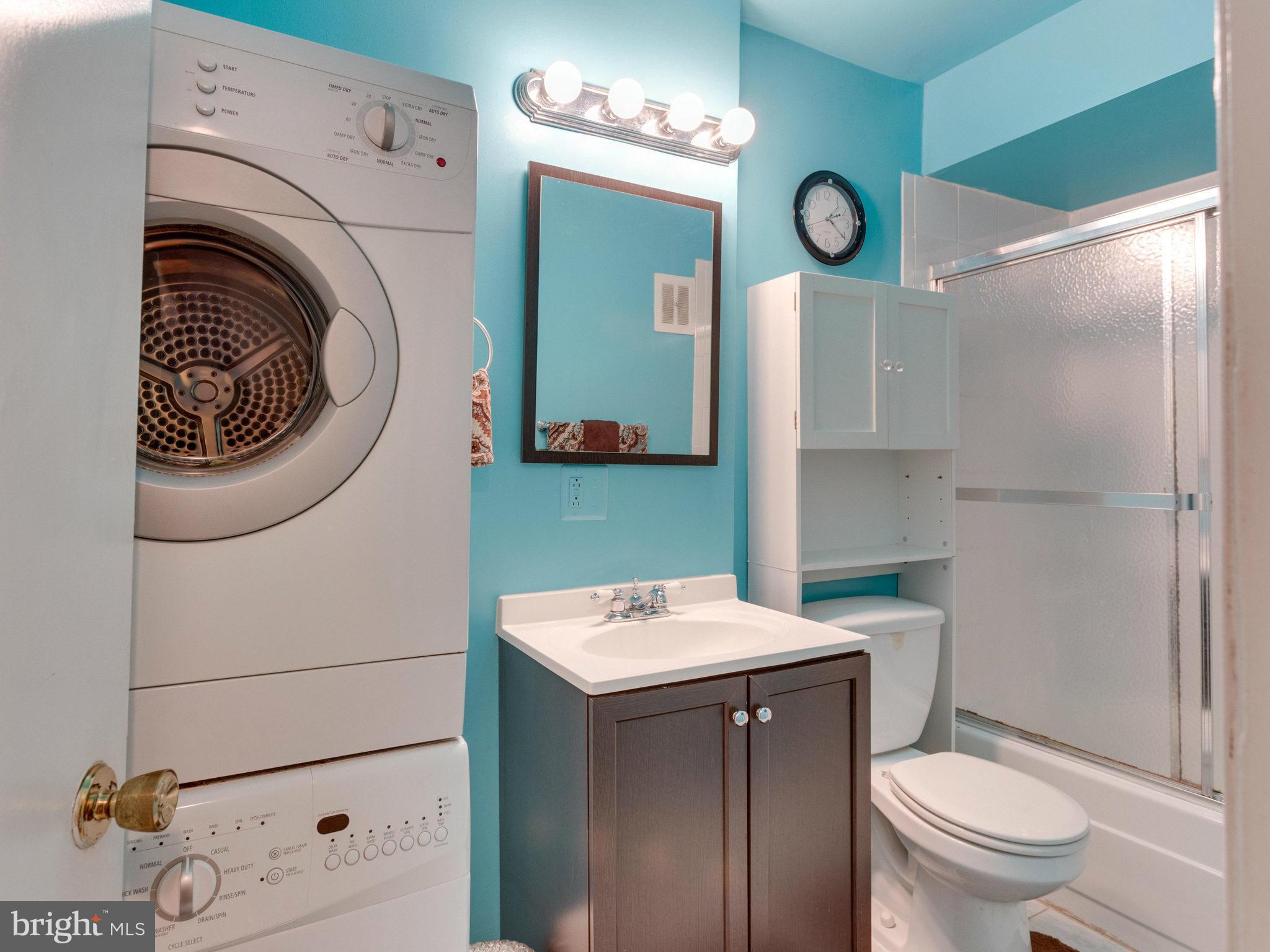 8114 Colony Point Road, Unit 235 Springfield, VA 22152 - Photo 13 of 16 Bath