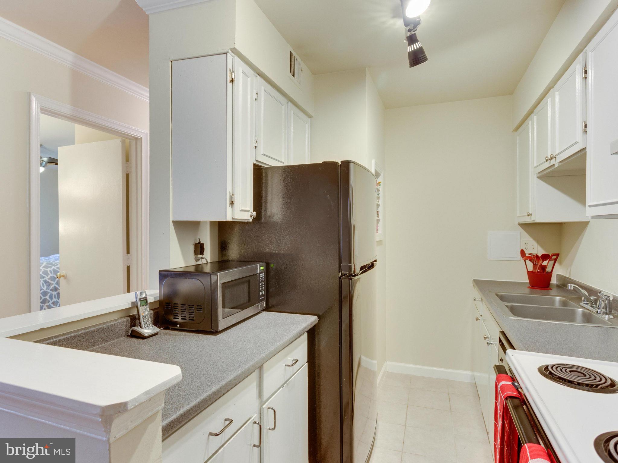 8114 Colony Point Road, Unit 235 Springfield, VA 22152 - Photo 9 of 16 Kitchen