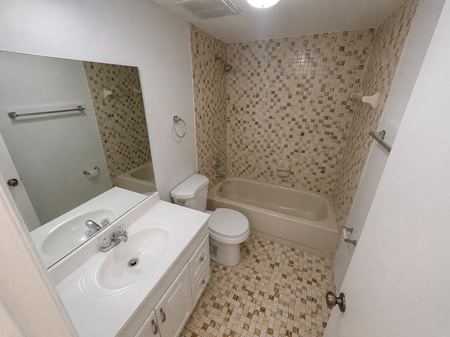8650 Southwest 133rd Avenue Road, Unit 214 Miami, FL 33183 - Photo 9 of 25 foto9.png