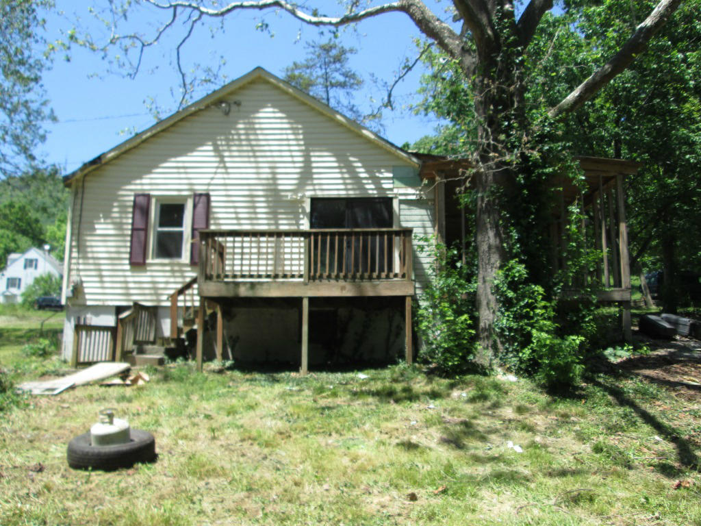 254 Bryant Road Roanoke, VA 24019 - Photo 9 of 10 right