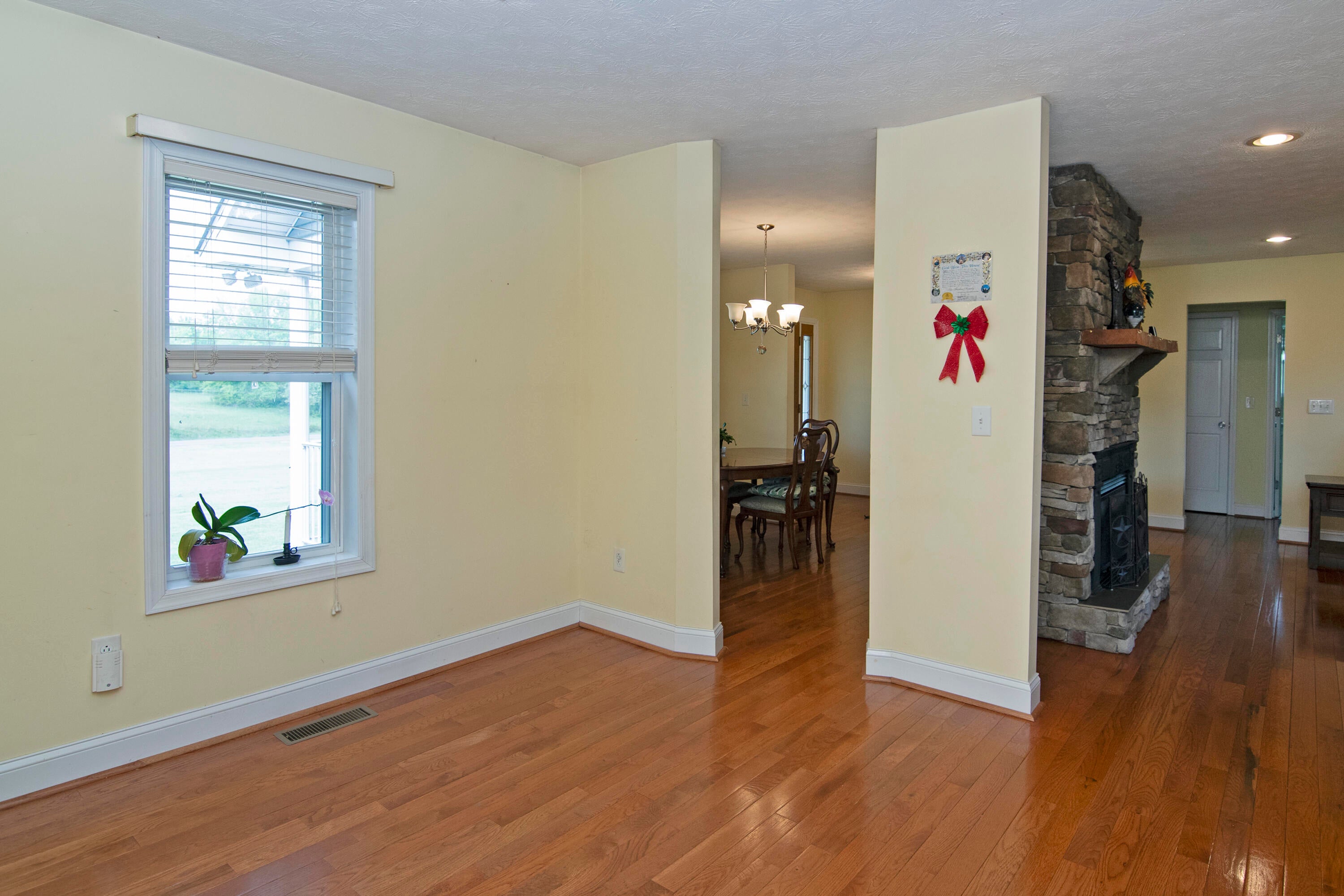5882 Lockbridge Road Meadow Bridge, WV 25976 - Photo 29 of 68 Breakfast Area