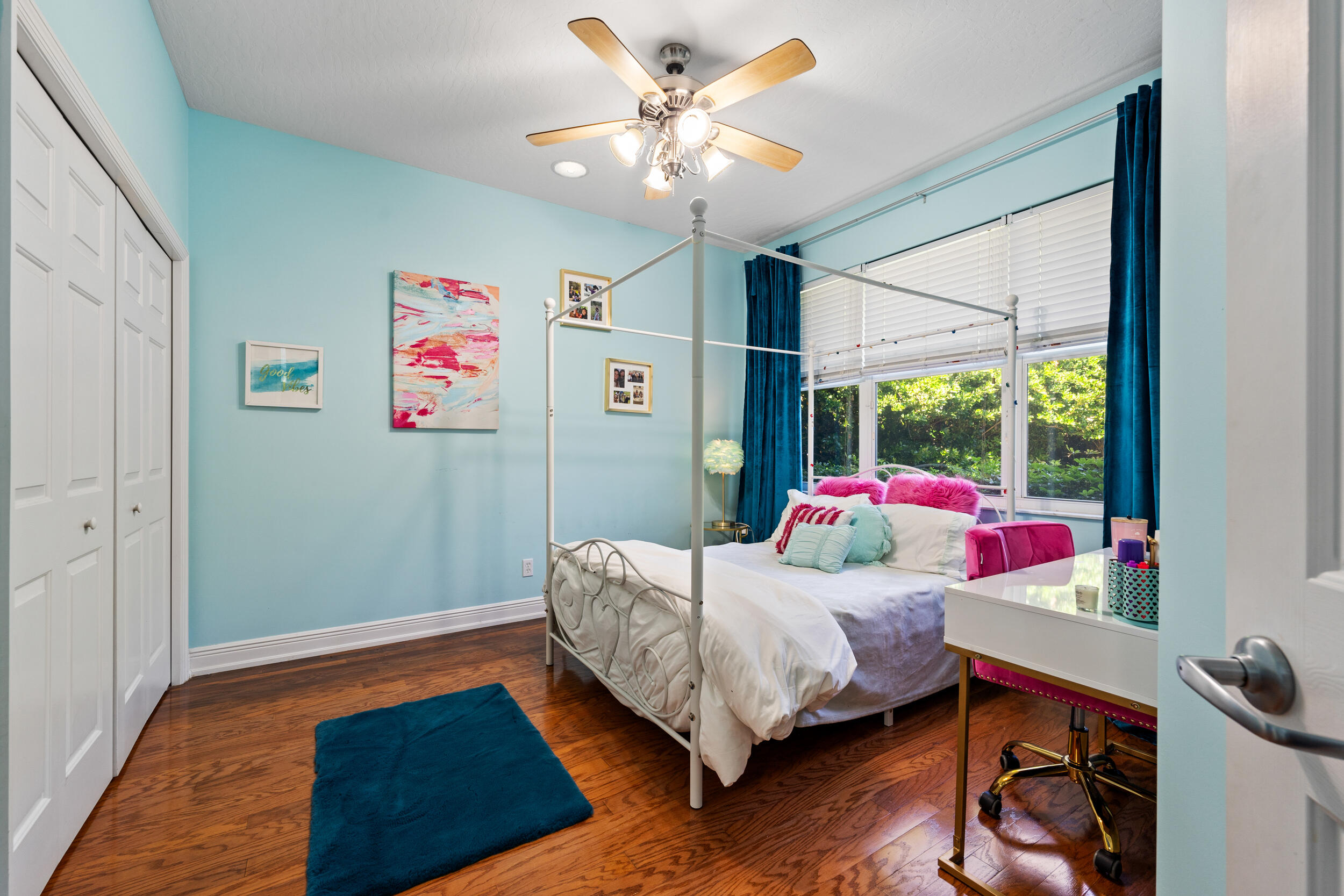 619 Fischer Hammock Road Sebastian, FL 32958 - Photo 15 of 36 a bedroom with a bed and a window