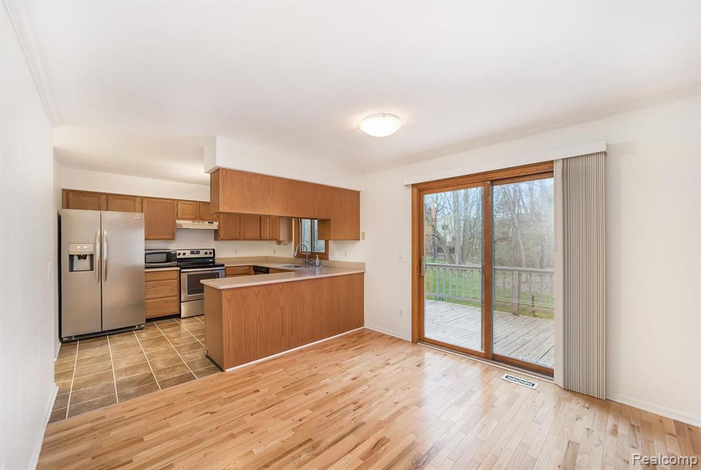 2139 Rochelle Park Drive, Unit 73 Rochester Hills, MI 48309 - Photo 6 of 34
