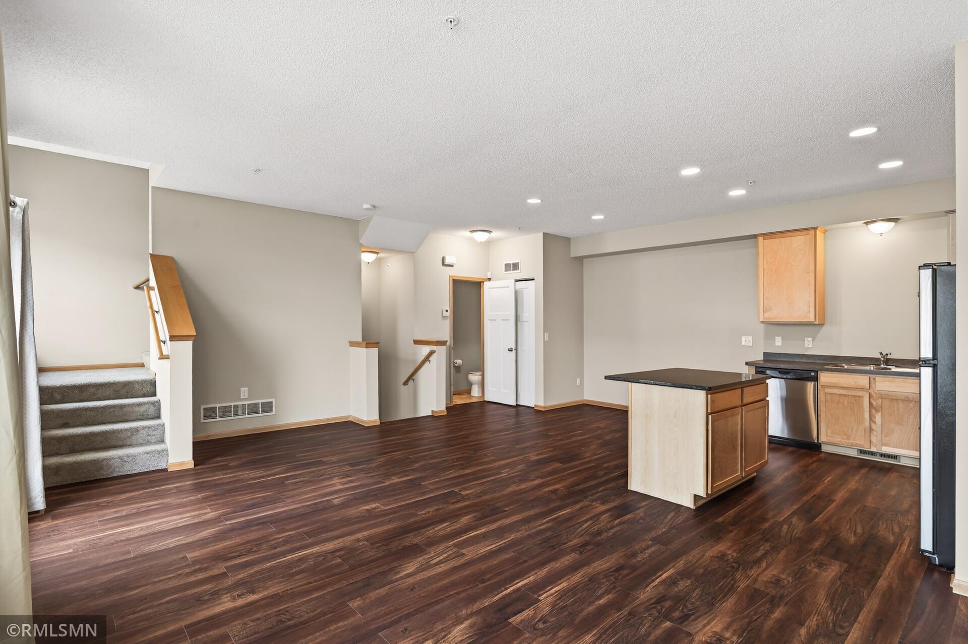 11688 84th Avenue North Maple Grove, MN 55369 - Photo 3 of 18