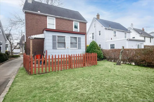 $824,000 | 21 Cornell Street, Williston Park, NY 11596