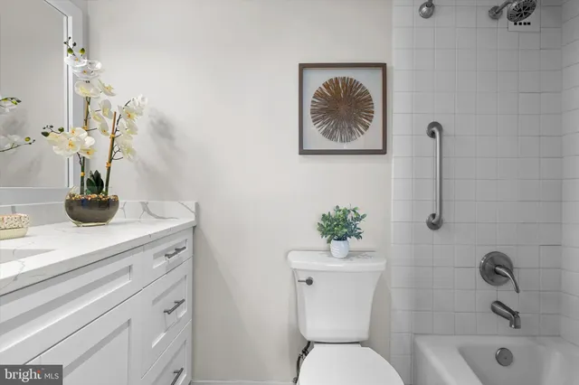 $299,000 | 2059 Huntington Avenue, Unit 1414, Alexandria, VA 22303