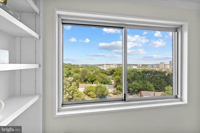 $299,000 | 2059 Huntington Avenue, Unit 1414, Alexandria, VA 22303