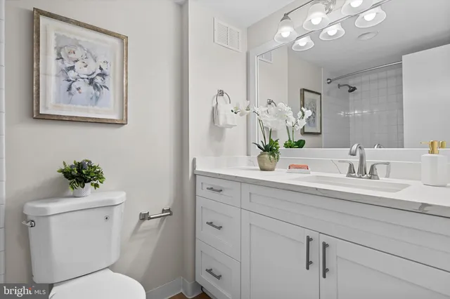 $299,000 | 2059 Huntington Avenue, Unit 1414, Alexandria, VA 22303