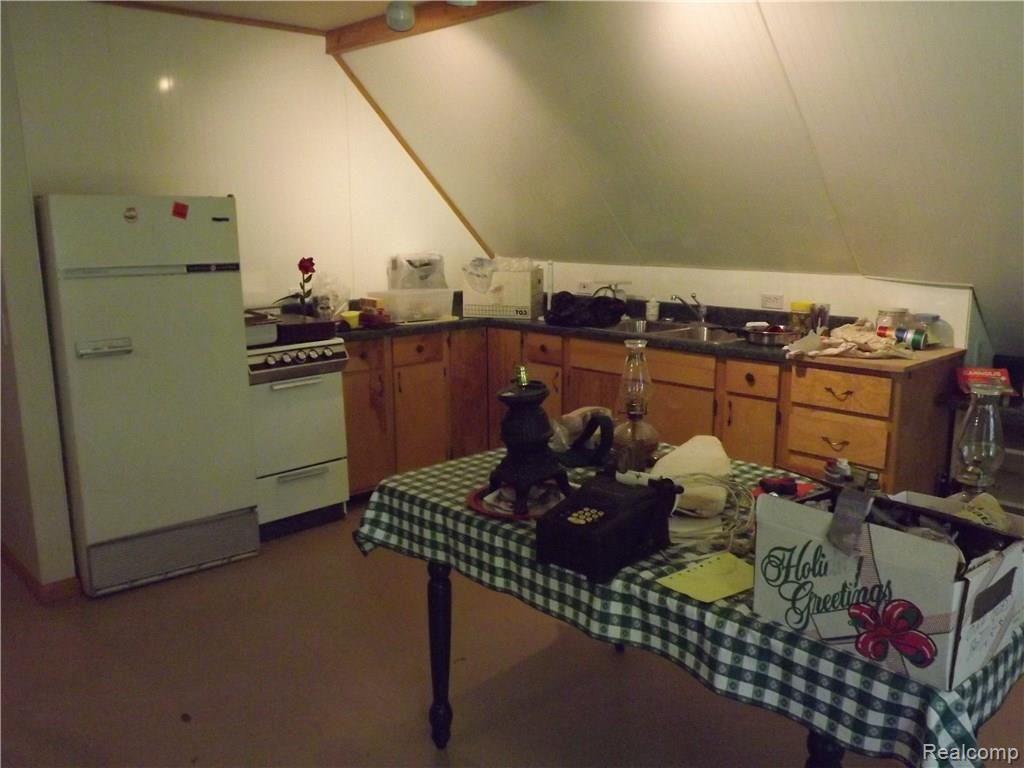 2825 Burden Road Stockbridge, MI 49285 - Photo 50 of 62 Kitchen in the apartment