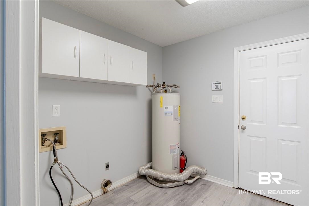 129 Lakeview Loop Daphne, AL 36526 - Photo 25 of 28 Laundry Room