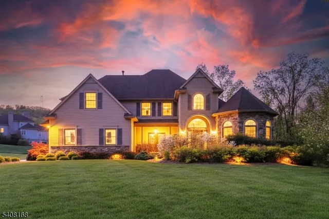 $799,000 | 2 Sutton Court, Hamburg, NJ 07419