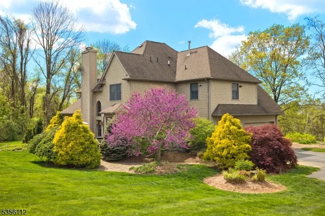 a front view of house with yard