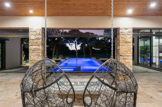 a view of entryway front of house