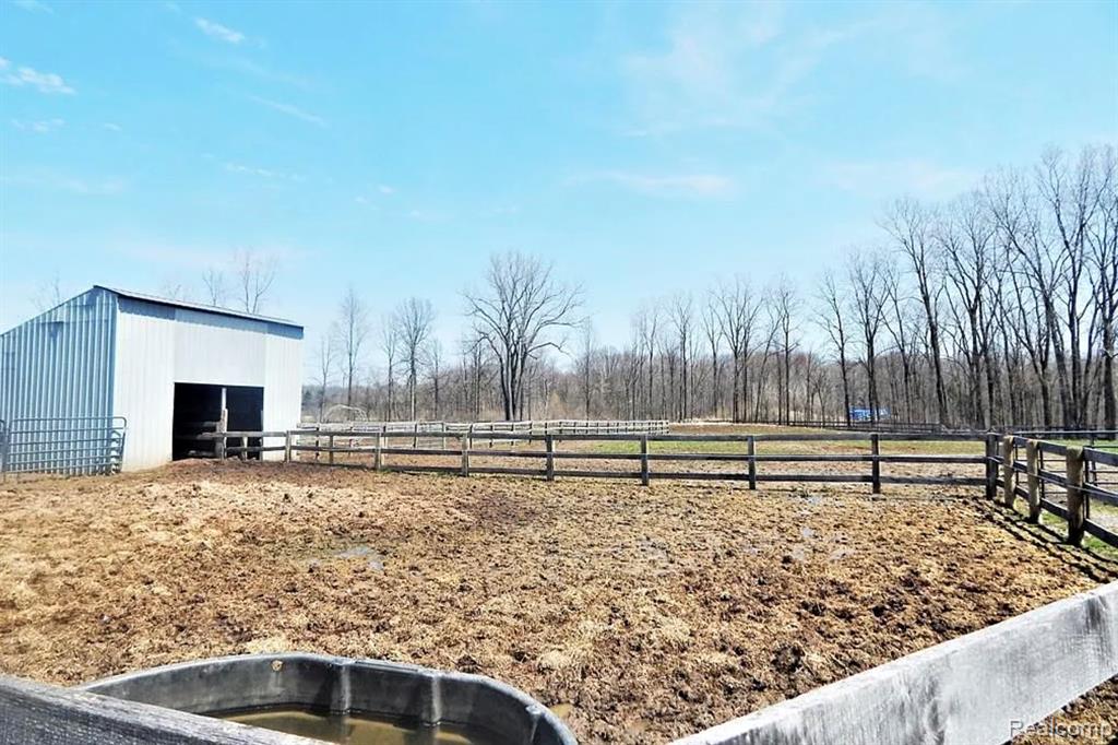 4441 Mack Road Howell, MI 48855 - Photo 18 of 39