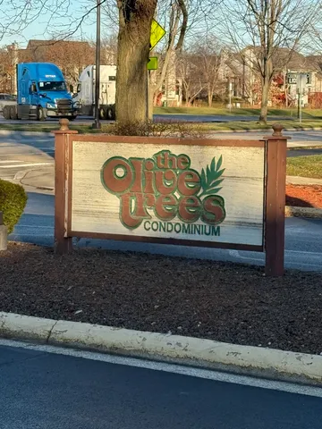 $1,425 | 138 East Bailey Road, Unit B, Naperville, IL 60565