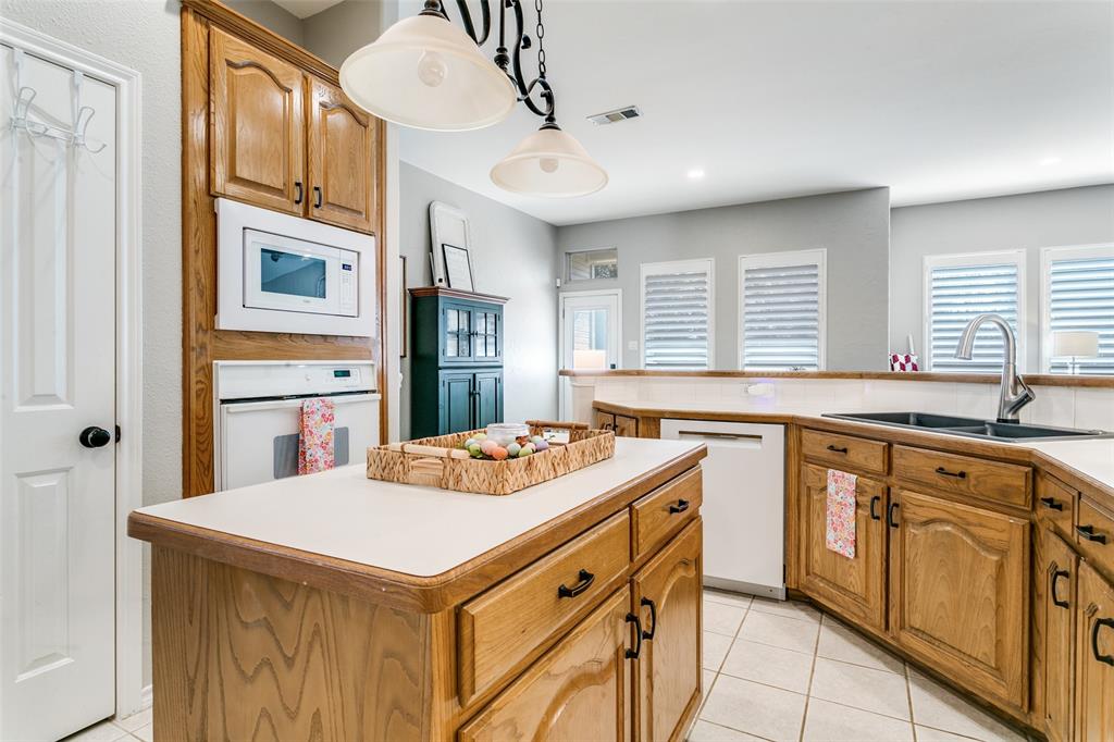 2724 Windstone Way Corinth, TX 76210 - Photo 6 of 24