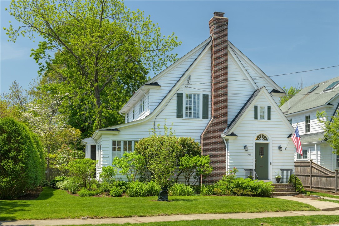 348 Slater Avenue Providence, RI 02906 - Photo 1 of 43