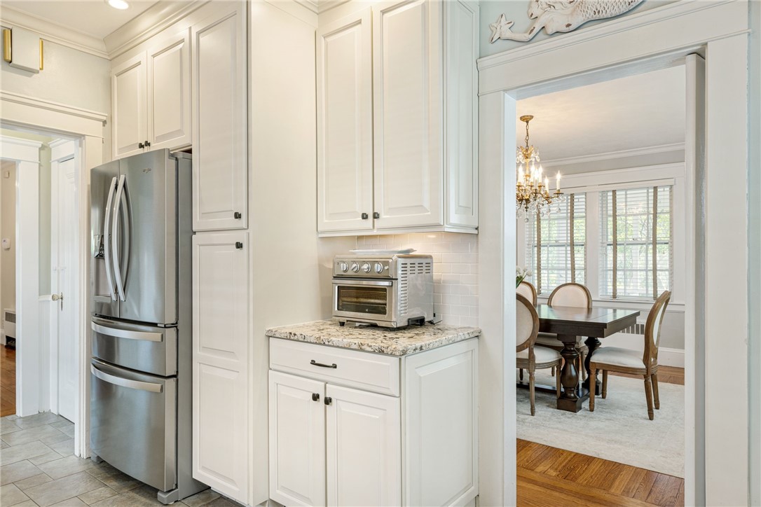 348 Slater Avenue Providence, RI 02906 - Photo 23 of 43