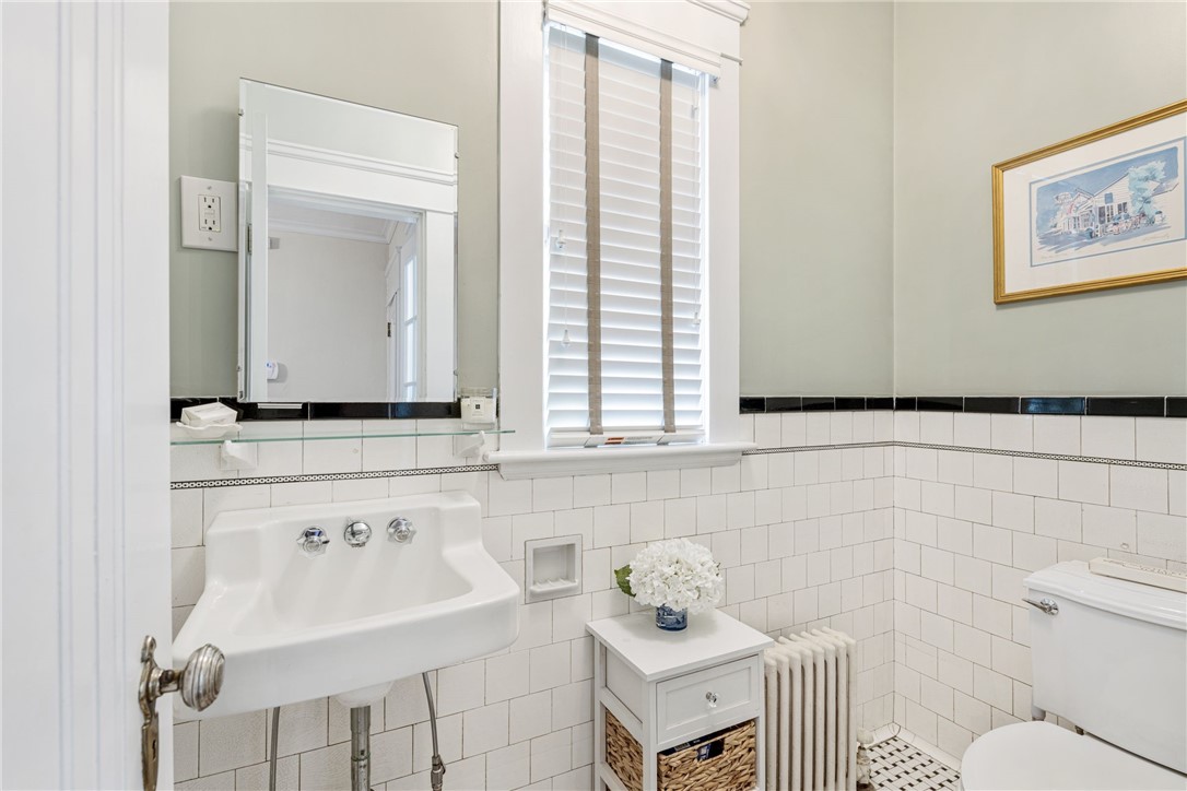 348 Slater Avenue Providence, RI 02906 - Photo 26 of 43