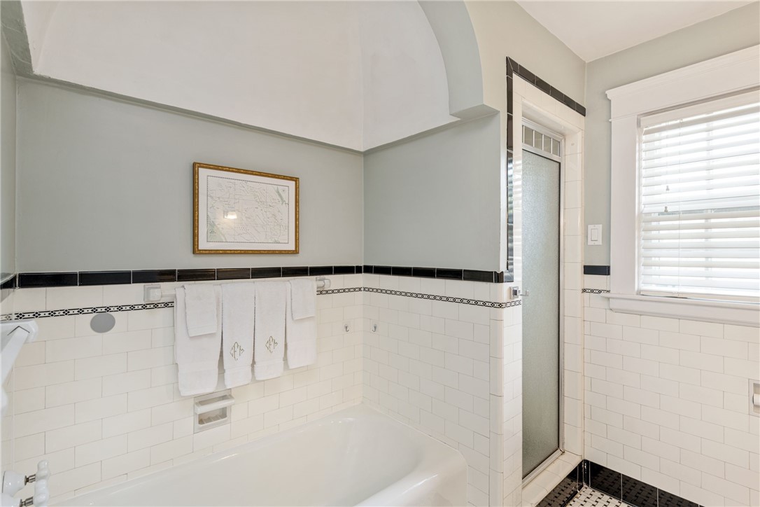 348 Slater Avenue Providence, RI 02906 - Photo 30 of 43