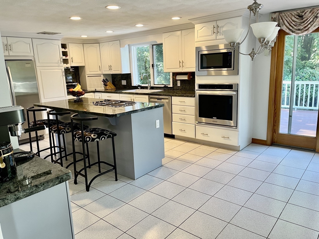 19 Longbow Road Stoneham, MA 02180 - Photo 3 of 23 Gallery Image 3