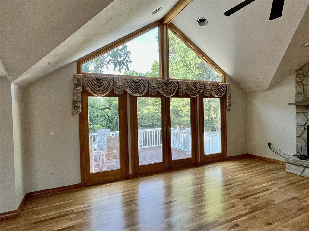 19 Longbow Road Stoneham, MA 02180 - Photo 5 of 23 Gallery Image 5