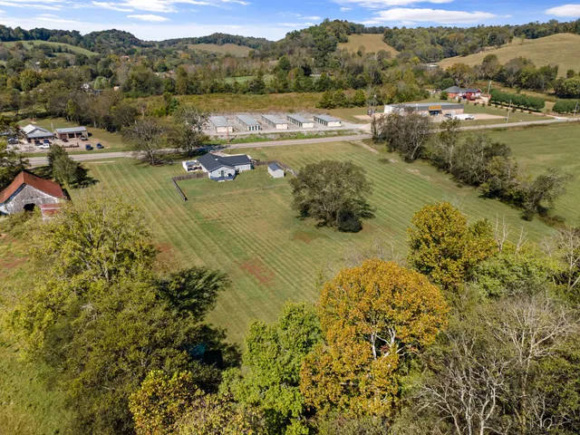 $499,000 | 13560 Columbia Highway, Lynnville, TN 38472