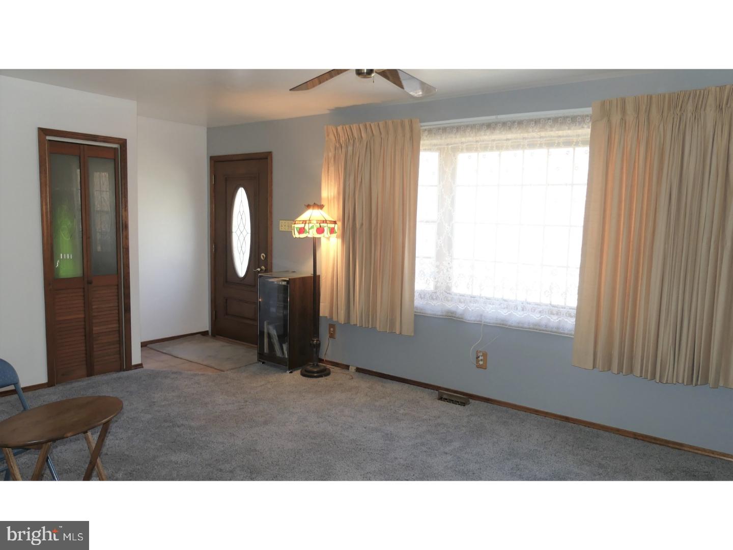 117 Lambs Road Sewell, NJ 08080 - Photo 3 of 24 Living Room