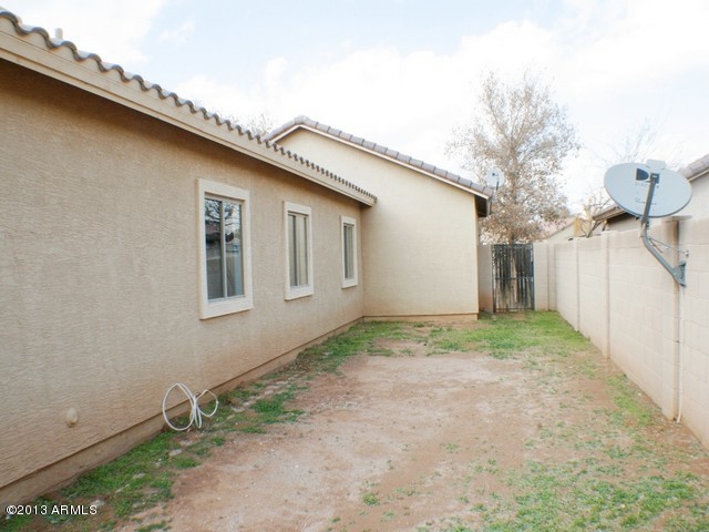 2903 East Pinto Valley Road San Tan Valley, AZ 85143 - Photo 27 of 29 023-296895 - Side yard