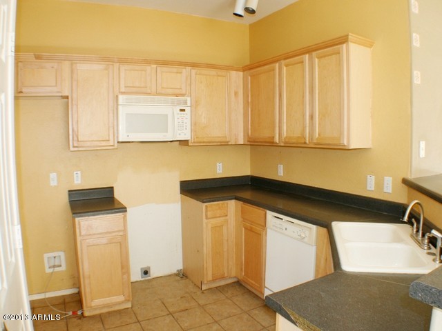 2903 East Pinto Valley Road San Tan Valley, AZ 85143 - Photo 5 of 29 023-296895 - Kitchen alternate view