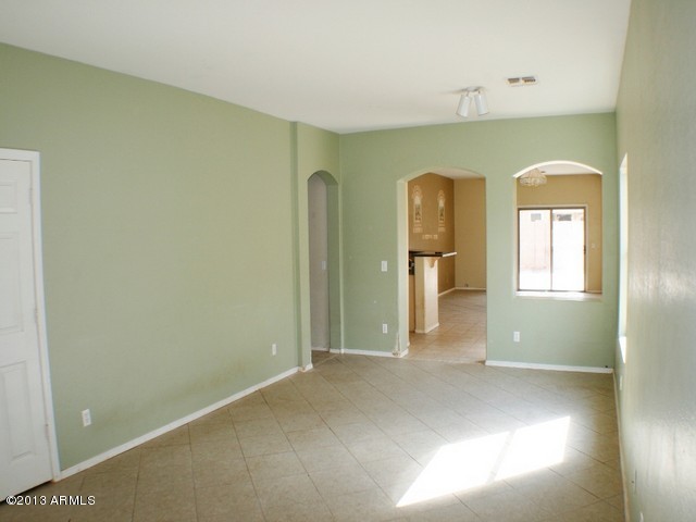 2903 East Pinto Valley Road San Tan Valley, AZ 85143 - Photo 9 of 29 023-296895 - Living room