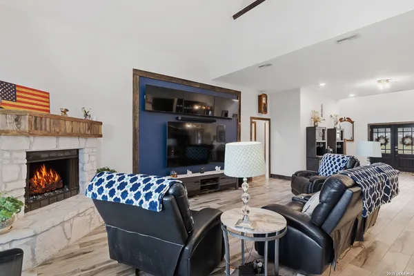 $1,050,000 | 2014 Whispering Water, Spring Branch, TX 78070