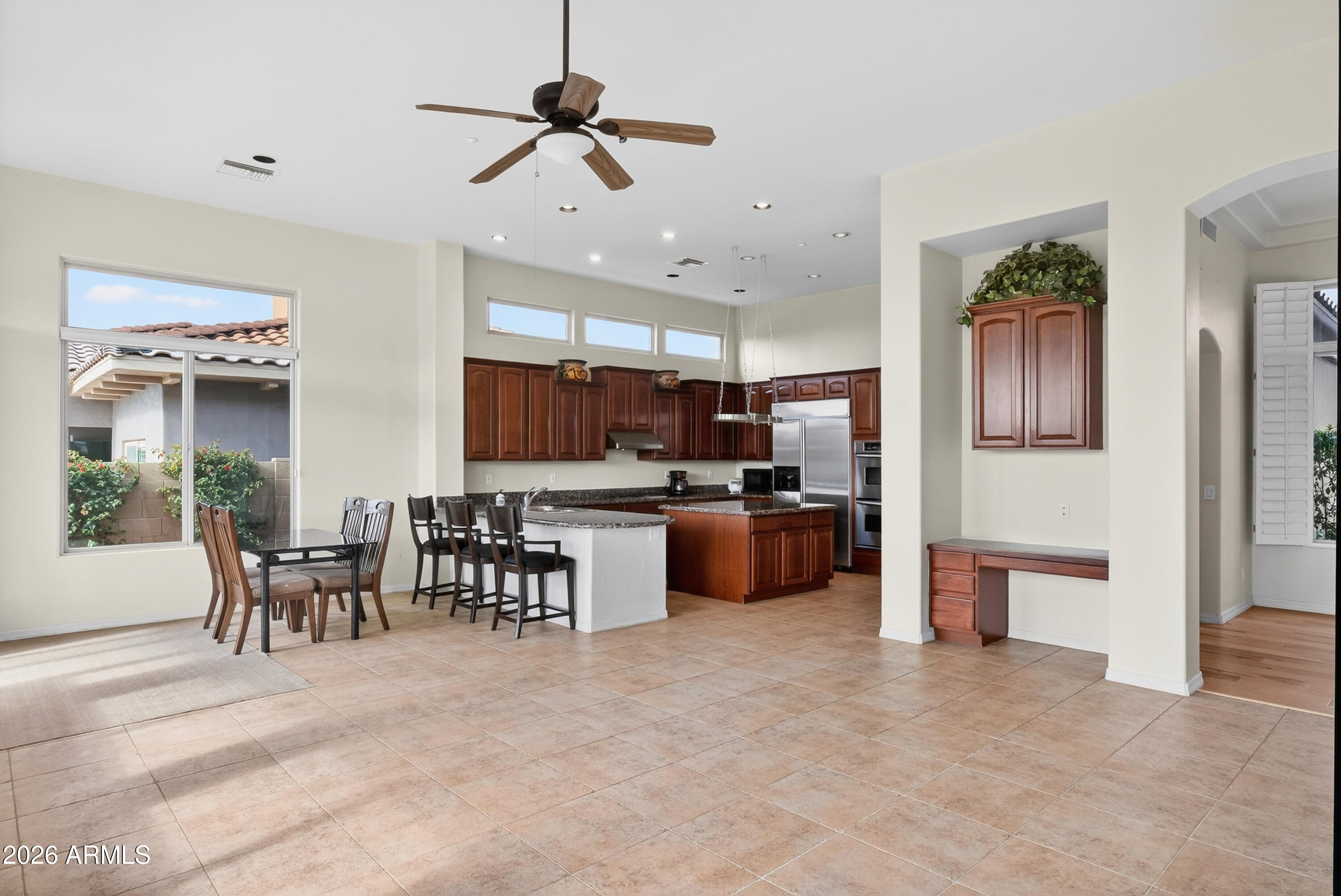 11157 East Greenway Road Scottsdale, AZ 85255 - Photo 15 of 76 009_11157 E Greenway Rd