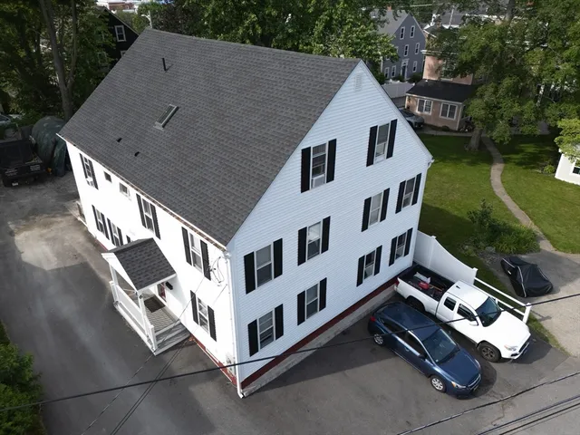 $617,500 | 4 Lincoln Court, Unit 4, Amesbury, MA 01913