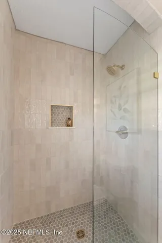 a view of back yard of the house