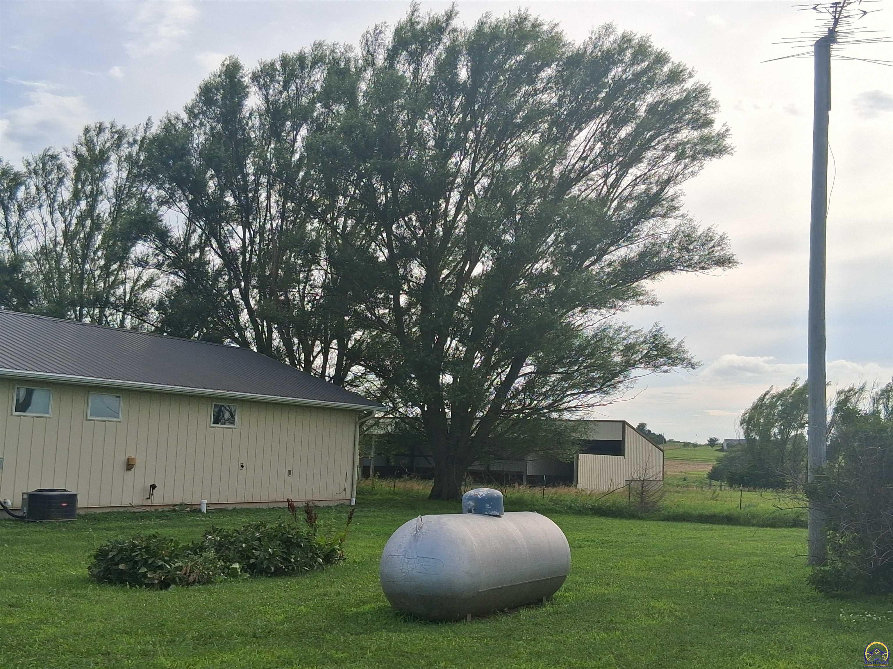 6841 Highway 56 Overbrook, KS 66524 - Photo 9 of 37