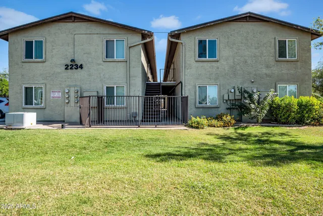 a front view of house with yard